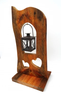 Holzsäule, klein mit Laterne